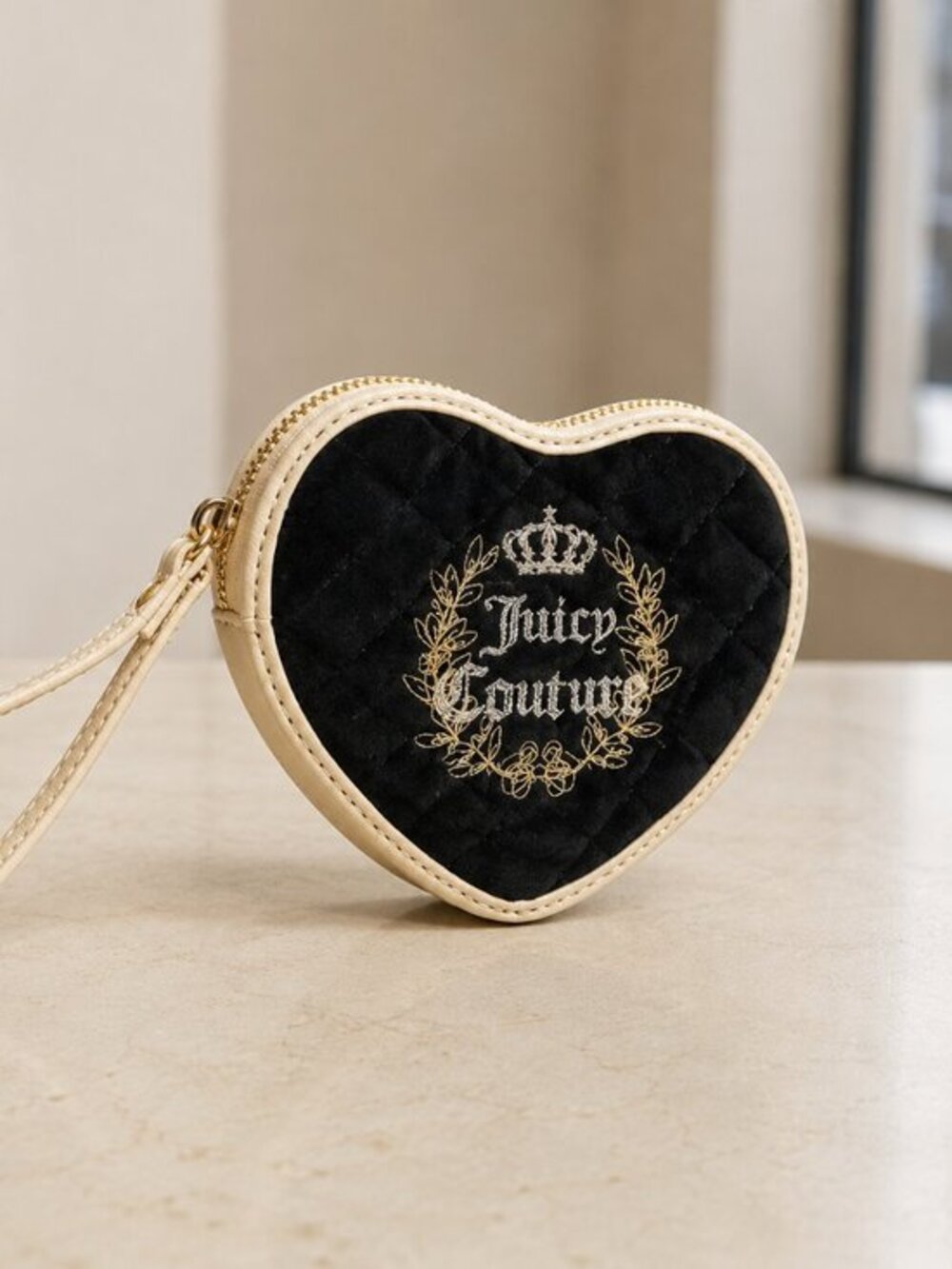 Juicy Couture Royal Couture Heart Wristlet Black Velvet Coin Pouch NWT